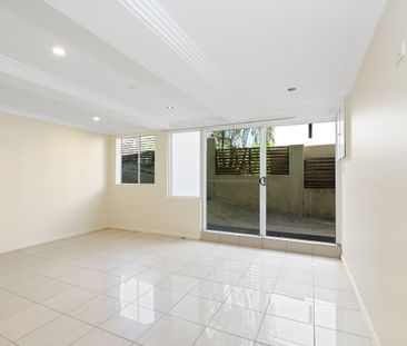 9, Beanga Street, QLD, Greenslopes - Photo 1