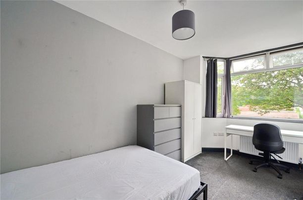 6 bedroom terraced house to rent - Photo 1