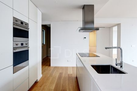 Apartamento T2 novo, com vista de mar e 2 lugares de estacionamento, no Estoril - Photo 2