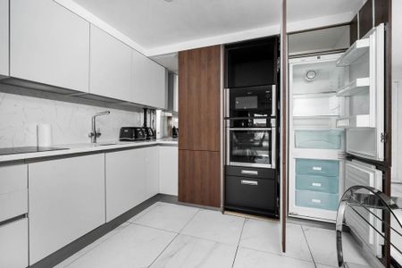 3 bedroom serviced apartment to rent - Photo 3