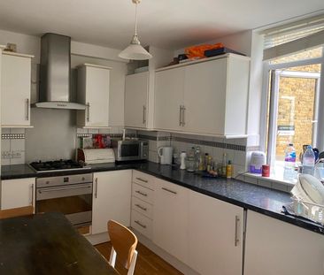 Room in a Shared Flat, Cornerstone Court, E1 - Photo 6