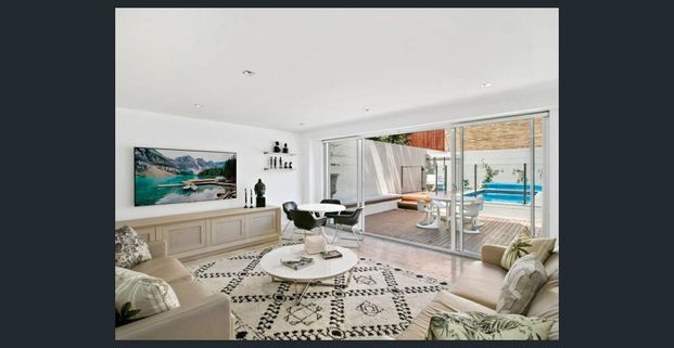 Spacious & Stylish Fully Furnished Designer Home with Pool – Utilities Included - Photo 1