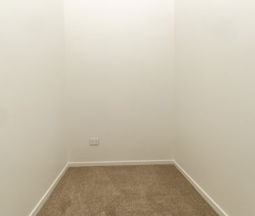 2 bedroom townhouse - Photo 2