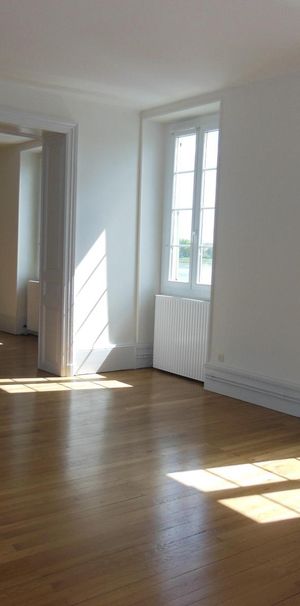 Location Appartement 5 pièces 119m² MACON 71000 - Photo 1