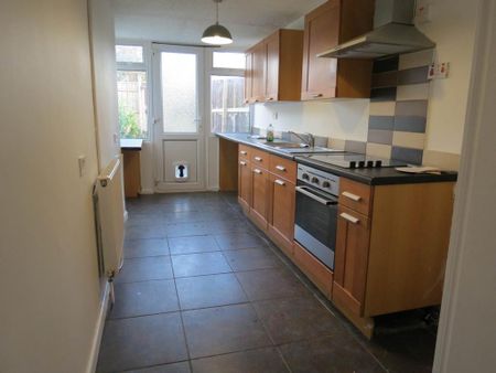 3 bedroom terraced house to rent - Photo 3