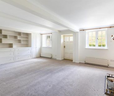 5 bedroom semi-detached house to rent - Photo 4