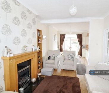 3 bedroom semi-detached house to rent - Photo 1