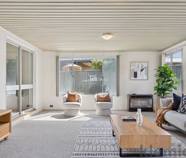 6 Waterview Crescent, O'Halloran Hill SA 5158 - House For Rent | Do... - Photo 6