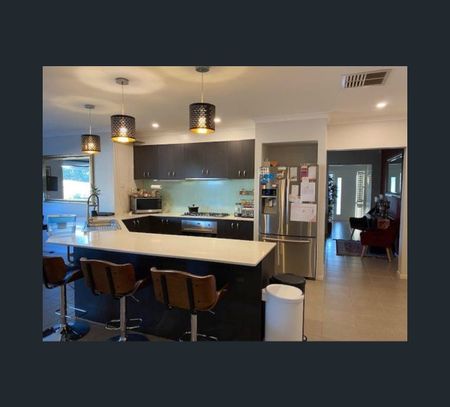 15 Mallard Close, Williams Landing, Vic 3027 - Photo 5
