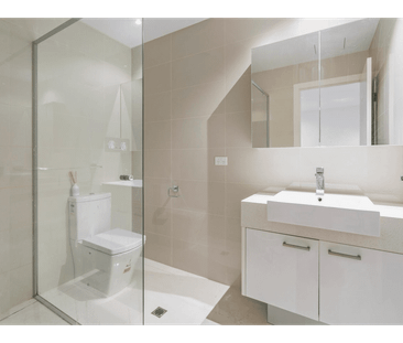 Courtyard Apartment with Designer Finishes - Photo 4