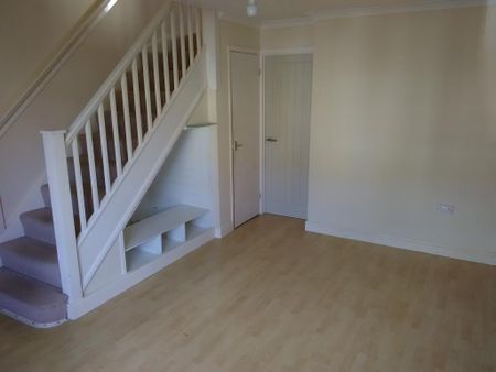 Two Bedroom End of Terrace House to Rent in Cirencester - Photo 3