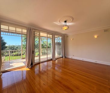 Three Bedroom House In Prime Location - Photo 2