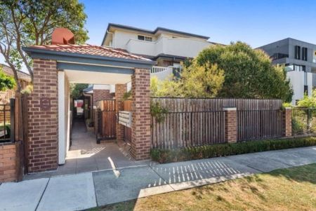 You Can Have It All in the Heart of Bentleigh - Photo 4