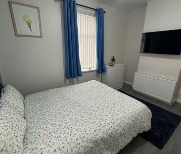 3 bedroom end of terrace house to rent - Photo 5