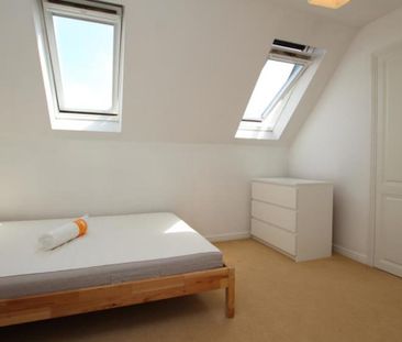 ***4 BED STUDENT PROPERTY*** £775pppm BILLS INCLUDED** A modern pro... - Photo 4