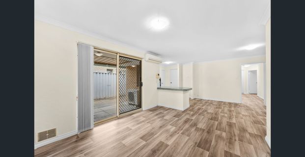 Freshly updated and ready to move in! - Photo 1