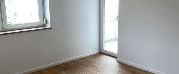 Renovierte 3 - Zimmer Wohnung mit Balkon in ruhiger Stadtlage! - Foto 1