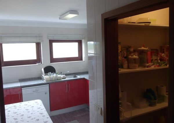 Quarto individual a rapaz Estudante junto a Universidade
