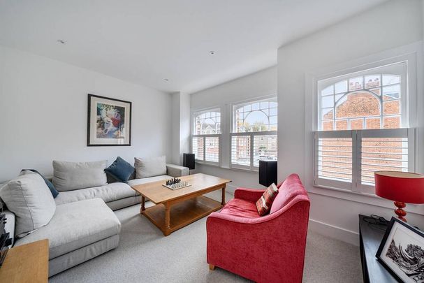 4 bedroom end of terrace house to rent - Photo 1