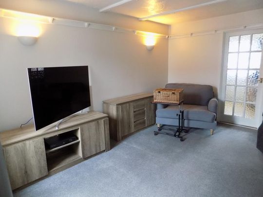 2 bedroom semi-detached house to rent - Photo 1