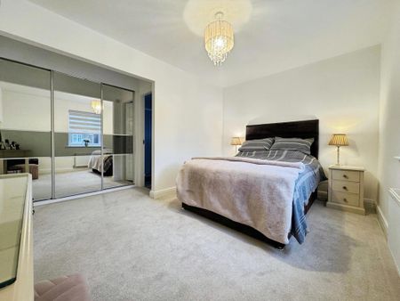 4 bedroom detached house to rent - Photo 4