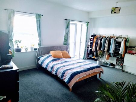 2 Bed Flat, Ashley Road, BS6 - Photo 2