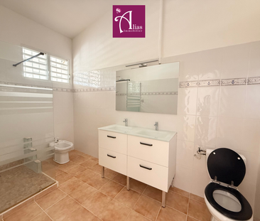 Location Maison 5 pièces 137m² PETIT BOURG 97170 - Photo 5