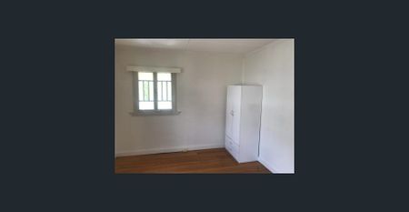 Great value spacious 3 bed duplex with yard maintenance included! - Photo 3