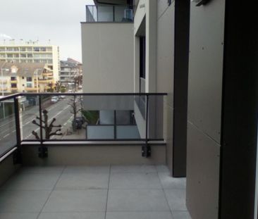Location Appartement 2 pièces 42m² THONON LES BAINS 74200 - Photo 2
