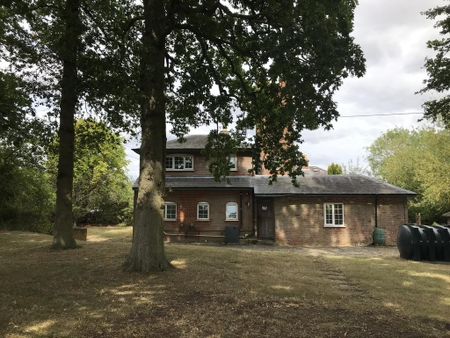 3 bedroom detached house to rent - Photo 4