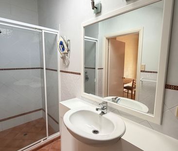 Partly Furnished Studio Style Bedsit - Photo 4