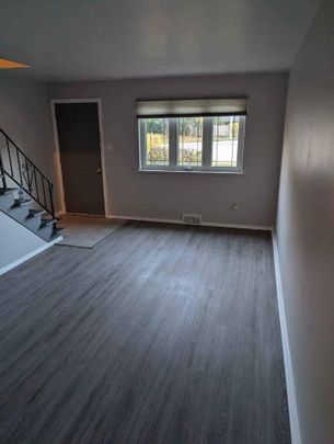 For Lease - 134 Queen Street, Barrie, Ontario - Photo 1