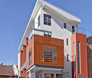 Modern & Bright Split Level Unit in the Heart of Penshurst - Photo 4