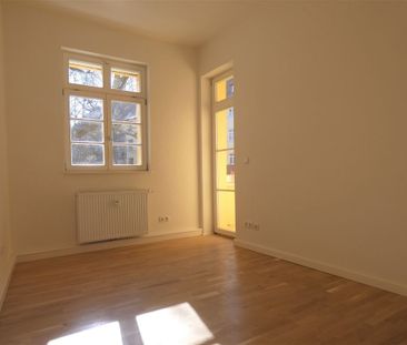 Gemütliche 2-Zi. Whg. mit Loggia, Parkett, Außenrollos - Photo 3