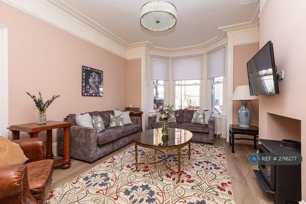 5 bedroom semi-detached house to rent - Photo 1