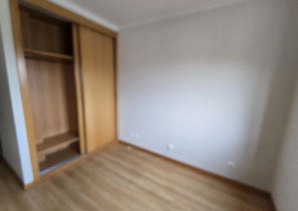Apartamento T3 situado nas Barrocas em Aveiro.