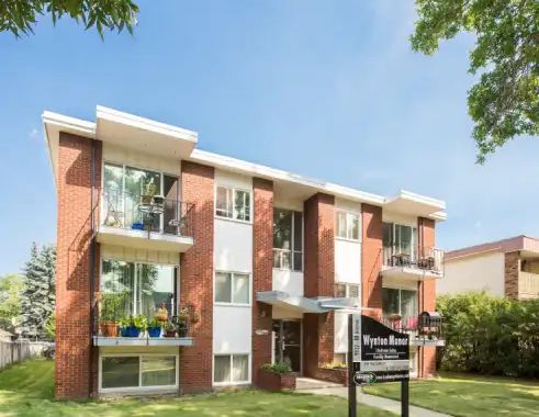 Wynton Manor | 9932 88 Ave, Edmonton - Photo 1