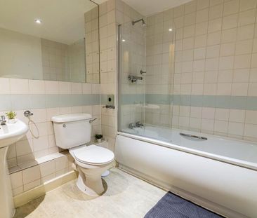 2 bedroom flat to rent - Photo 6