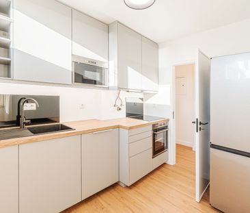 APARTAMENTO T1 - SÃO JOÃO DO ESTORIL | VISTA FRONTAL DE MAR - Photo 6
