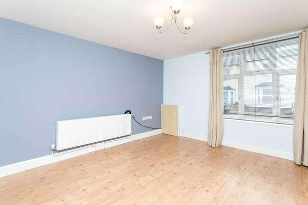 Trafalgar Road, Horsham, RH12 - Photo 1