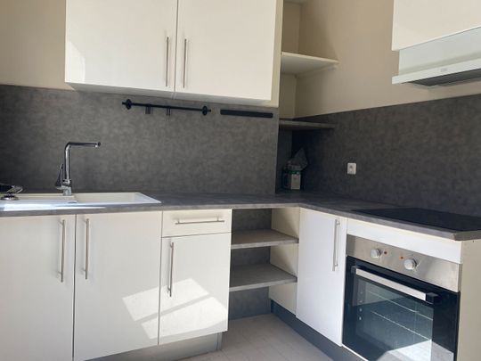 AVIGNON-INTRA-MUROS- T2 avec bureau TERRASSE, - Photo 1