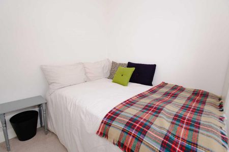 3 bedroom semi-detached house to rent - Photo 5