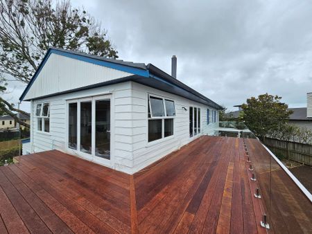 Big family home with Stunning sea views in Macleans Zone - Photo 2