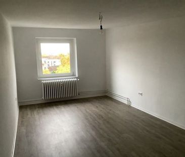 Modernisierte 2-Zi.-DG-Wohnung (5.OG) mit niedriger Deckenhöhe - Foto 1