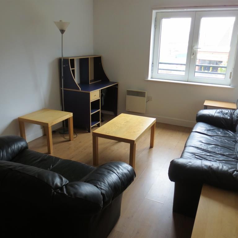 2 bedroom flat to rent - Photo 1