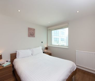 1 Bed Flat, Whitechapel High St, E1 - Photo 3