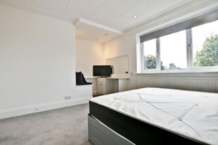 2 bedroom end of terrace house to rent - Photo 5