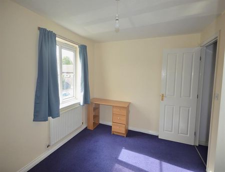 4 Bedroom Detached To Let - Photo 3