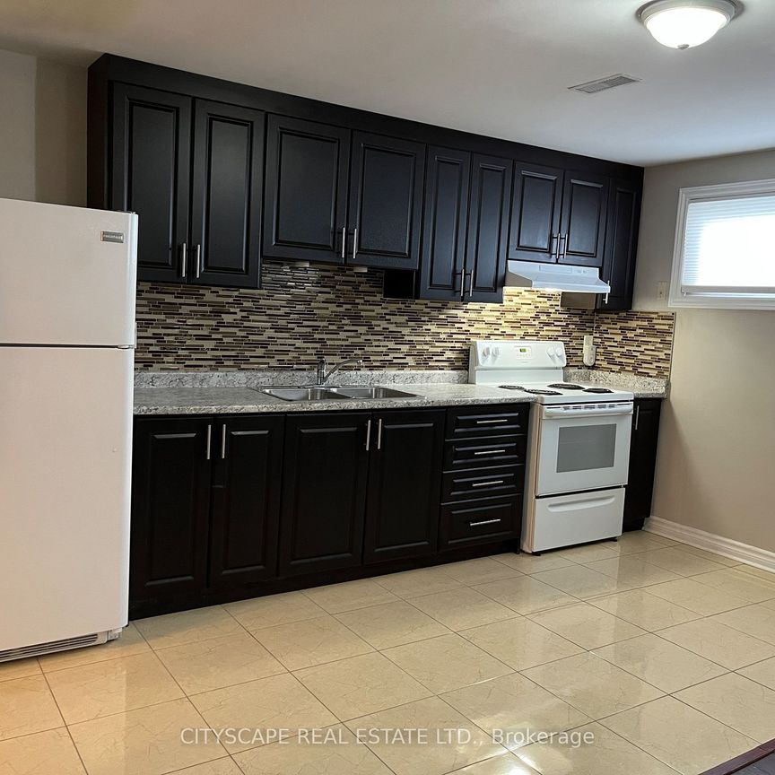 For Lease - 2 Leslie Street Unit# Bsmt, Brampton, Ontario - Photo 1