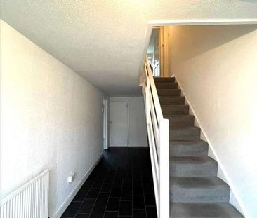Artemis Close, Driveway & Garage, Gravesend, DA12 - Photo 2